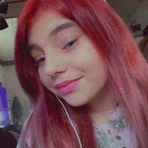 Meet your Posher, Lara